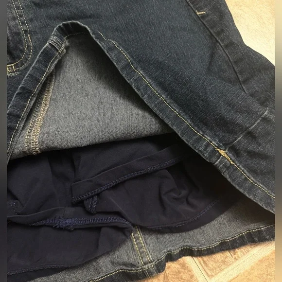 St. John’s Bay Dark Wash Denim Blue Skort Size 2 – Stretch Jean Skort 5-Pocket - Picture 5 of 5